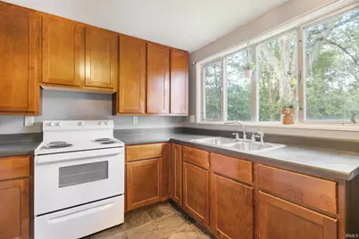 2729 Hilltop Drive, South Bend, IN 46614 - Photo 6