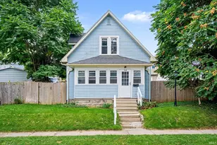 910 Milton St, South Bend, IN 46613 - Photo 1
