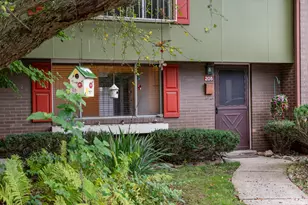 2500 Topsfield Road #205 Rd, South Bend, IN 46614 - Photo 2