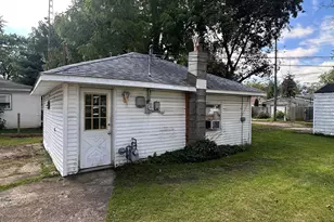 1233 S 33rd St, South Bend, IN 46615 - Photo 4