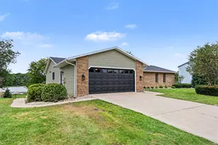 52105 Arrowhead Cir, Granger, IN 46530 - Photo 2