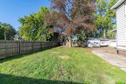 1109 Diamond Avenue, South Bend, IN 46628 - Photo 4