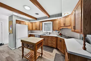 15685 Winding Brook Dr, Mishawaka, IN 46545 - Photo 4