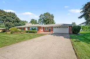 55912 Riverdale Dr, Elkhart, IN 46514 - Photo 4