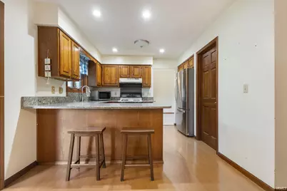 13741 Creston Hills Drive, Mishawaka, IN 46544 - Photo 6