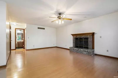 13741 Creston Hills Drive, Mishawaka, IN 46544 - Photo 4