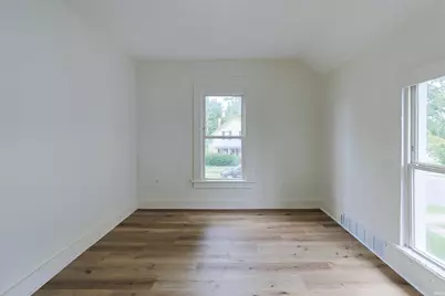 209 E 6th Street, Mishawaka, IN 46544 - Photo 18