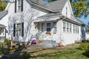 114 W Battell St, Mishawaka, IN 46545 - Photo 2