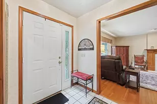 13705 Old Creek Ct, Mishawaka, IN 46545 - Photo 4