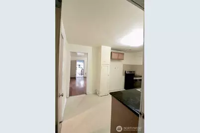 14040 Ashworth Avenue N, Seattle, WA 98133 - Photo 12