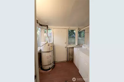 14040 Ashworth Avenue N, Seattle, WA 98133 - Photo 10