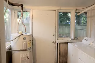 14040 Ashworth Ave N, Seattle, WA 98133 - Photo 10