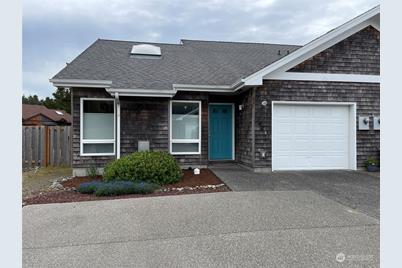 142 28th Street NW, Long Beach, WA 98631 - Photo 1