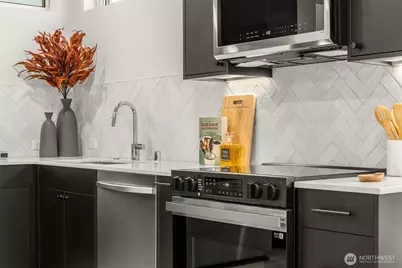 8045 G Mary Avenue NW, Seattle, WA 98117 - Photo 12