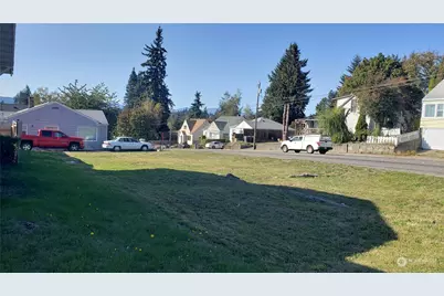 10 Xx Naval Avenue, Bremerton, WA 98312 - Photo 1