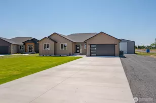 6425 NE Road 2 15, Moses Lake, WA 98837 - Photo 2