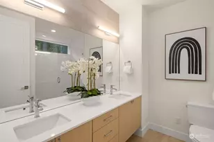 12710 NE 72nd St, Kirkland, WA 98033 - Photo 20