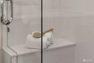 12710 NE 72nd St, Kirkland, WA 98033 - Photo 24