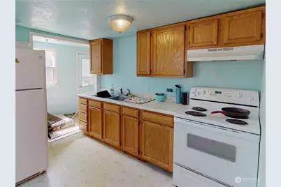 323 Buttercup Street S, Soap Lake, WA 98851 - Photo 2