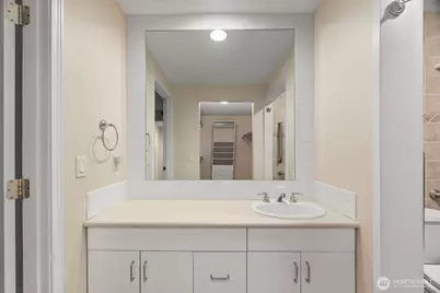 908 East Bay Drive NE #203, Olympia, WA 98506 - Photo 24