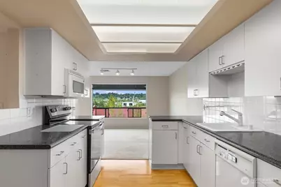 908 East Bay Drive NE #203, Olympia, WA 98506 - Photo 8