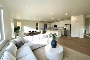 10412 103rd Ct SE, Lake Stevens, WA 98258 - Photo 4