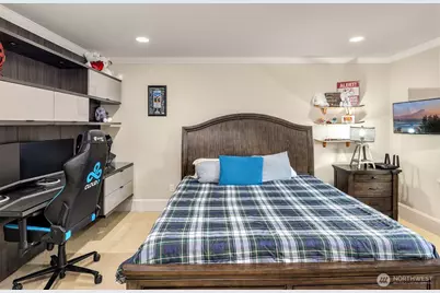 8910 NE 33rd Street, Yarrow Point, WA 98004 - Photo 26