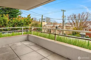 1231 5th Ave N, Seattle, WA 98109 - Photo 10