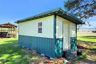 39024 Petrie Ln E, Davenport, WA 99122 - Photo 10