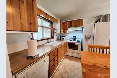 39024 Petrie Lane E, Davenport, WA 99122 - Photo 12