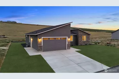 8383 Desert Greens Loop SE, Othello, WA 99344 - Photo 2
