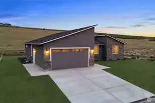 8383 Desert Greens Loop SE, Othello, WA 99344 - Photo 2
