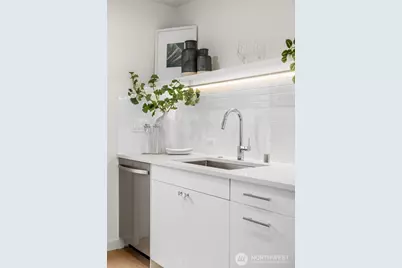 9221 B 14th Avenue NW, Seattle, WA 98117 - Photo 18