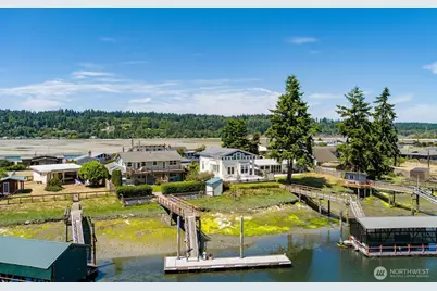 8171 Sandy Hook Drive, Clinton, WA 98236 - Photo 2