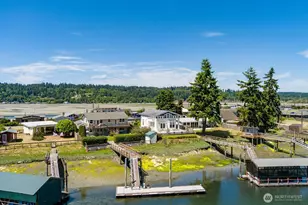 8171 Sandy Hook Dr, Clinton, WA 98236 - Photo 2