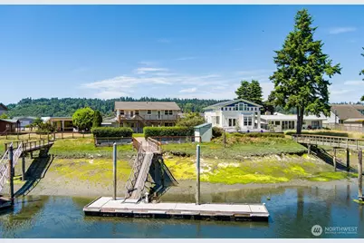 8171 Sandy Hook Drive, Clinton, WA 98236 - Photo 4