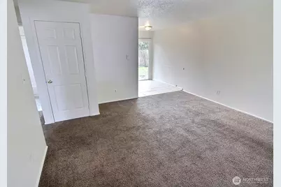 2601 D Street SE, Auburn, WA 98002 - Photo 4