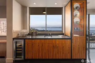 111 W Highland Dr, Seattle, WA 98119 - Photo 16