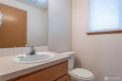 1608 1610 E 34th Street #B, Tacoma, WA 98404 - Photo 2