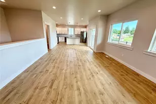 2526 1st St SE, East Wenatchee, WA 98802 - Photo 10