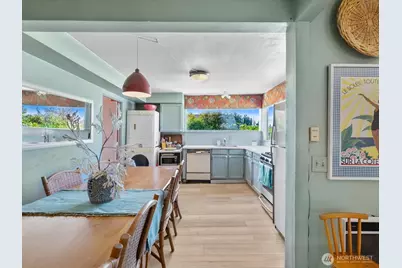 176 N N Maple Street, Camano Island, WA 98282 - Photo 4