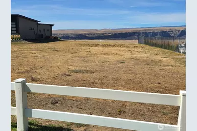 9725 Ridgeview Drive NW, Quincy, WA 98848 - Photo 1