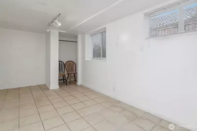 2209 E Roanoke Street, Seattle, WA 98112 - Photo 20