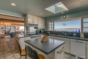 664 Tidewinds Ln, Orcas Island, WA 98245 - Photo 16
