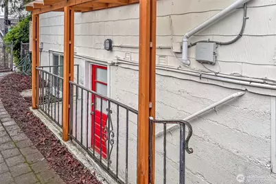 2209 E Roanoke Street, Seattle, WA 98112 - Photo 30