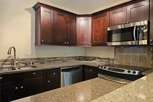 13626 NE 7th St, Bellevue, WA 98005 - Photo 4