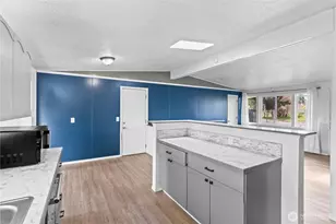 1038 108th St S, Tacoma, WA 98444 - Photo 10