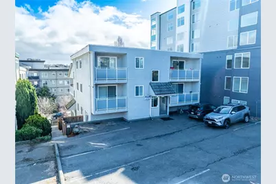 3046 SW Avalon Way, Seattle, WA 98126 - Photo 2