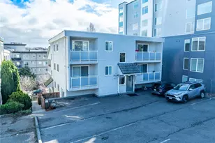 3046 SW Avalon Way, Seattle, WA 98126 - Photo 2