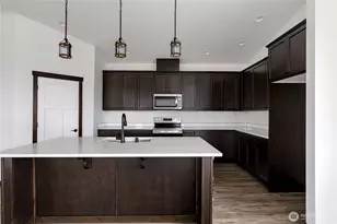 758 NW Shire St, Oak Harbor, WA 98277 - Photo 8